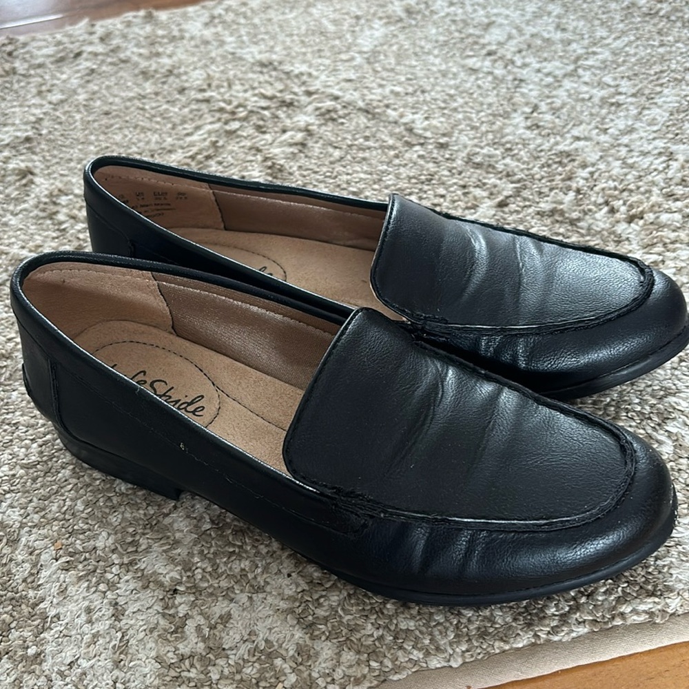 Life stride dress shoes